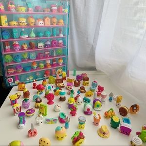 Shopkins assorted lot (126 + case)